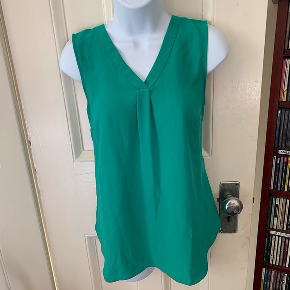 Green sleeveless tank blouse - Picture 3 of 6
